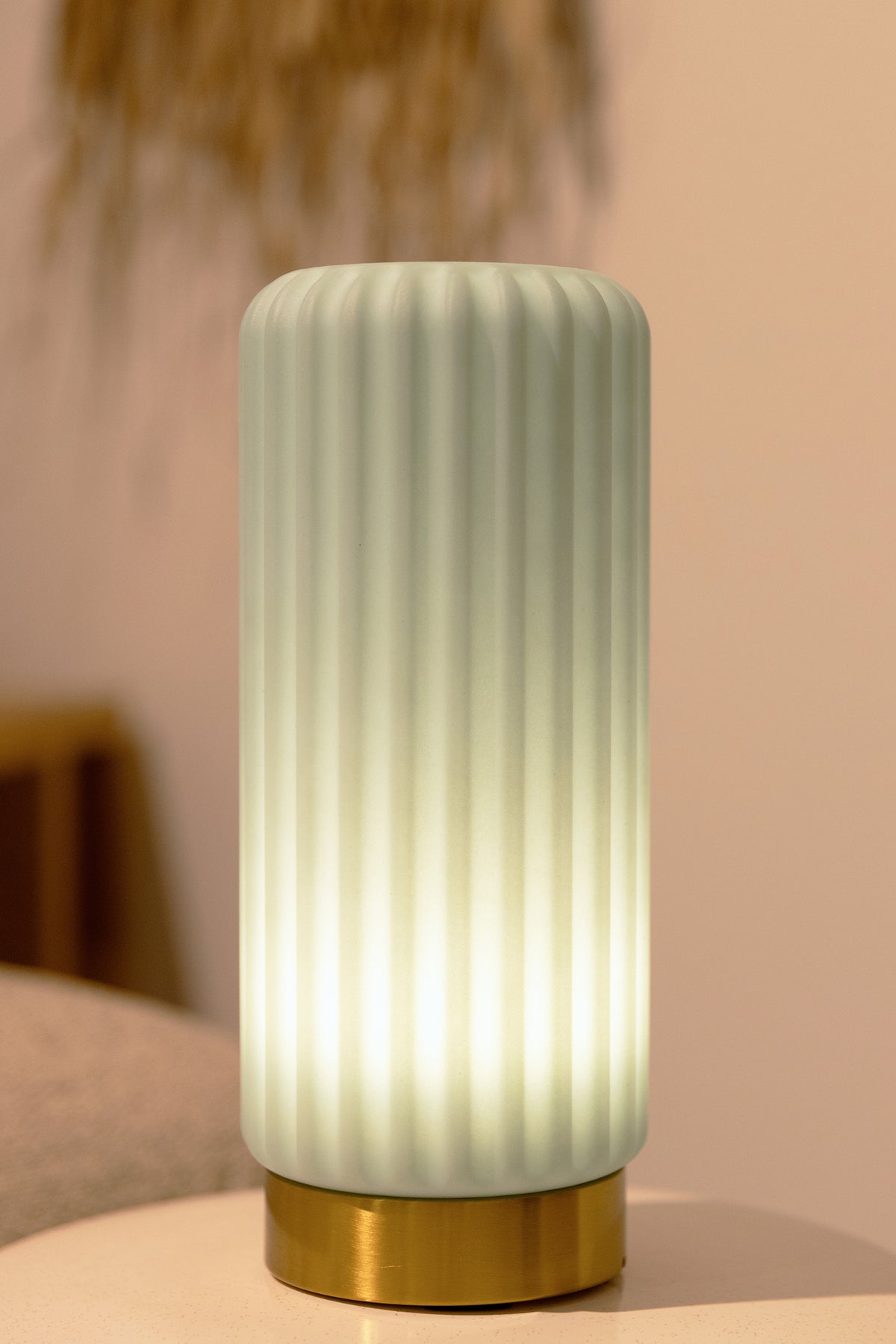 Dentelles 29 licht USB recharge PISTACHE/GOUD basis | 29,5 cm x Ø 12 cm