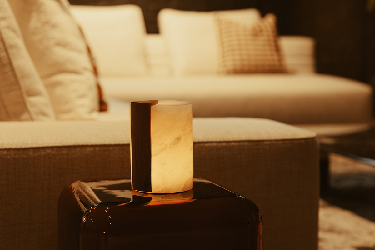 Gâteau Alabaster Mood Light TALL | Eikhouten accent | Oplaadbaar | 12,7 cm x Ø 8,5 cm