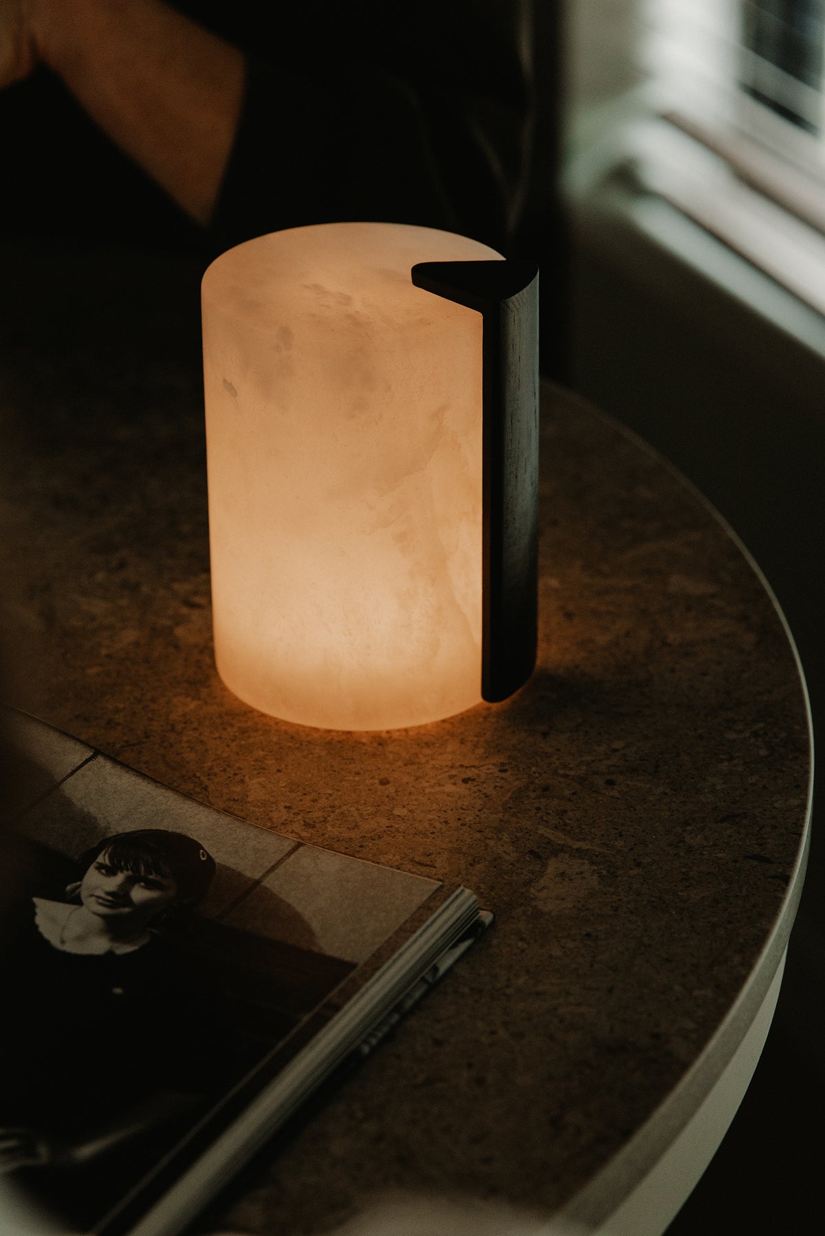 Gâteau Alabaster Mood Light TALL | Es accent | Oplaadbaar | 12,7 cm x Ø 8,5 cm