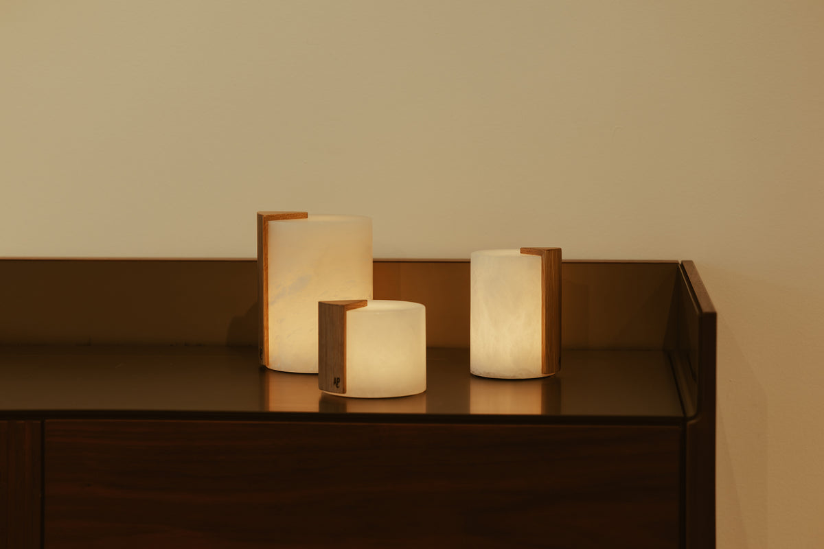 Gâteau Alabaster Mood Light WIDE | Eikhouten accent | Oplaadbaar | 9 cm x Ø 10 cm
