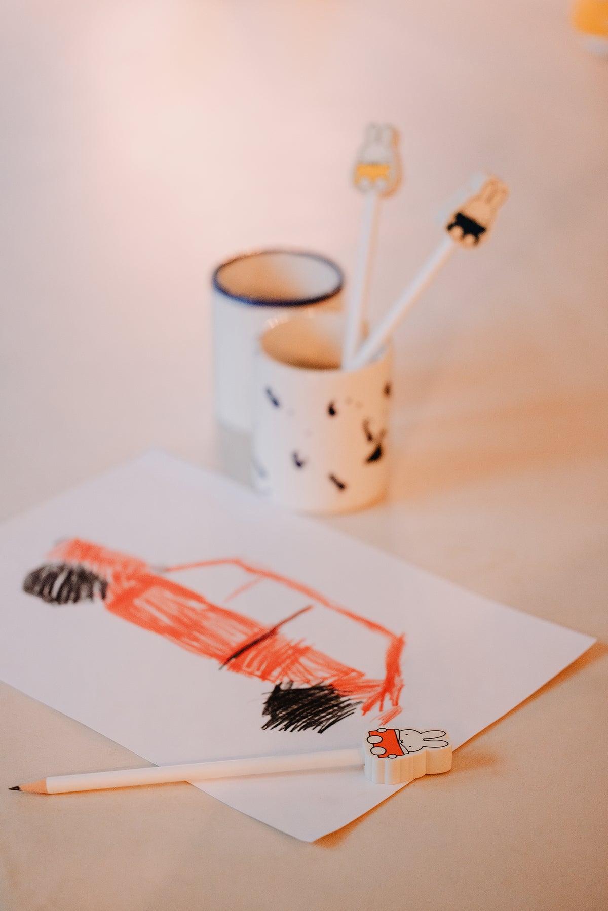 nijntje lit MIX Set de 3 crayons | 1 ROUGE 1 BLEU 1 JAUNE | H21,5 Ø2,5 CM